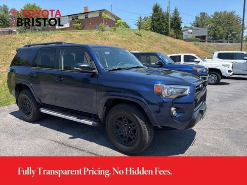 Used 2021 Toyota 4Runner Venture w/ Moonroof Package AWD/4WD image 13
