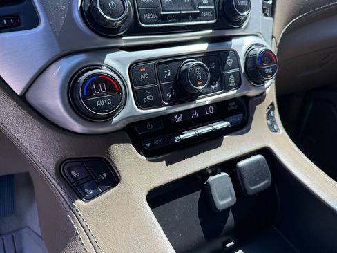 Used 2019 GMC Yukon SLT w/ Premium Edition RWD image 17