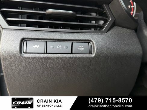 Used 2024 Nissan Altima 2.5 SV FWD image 12