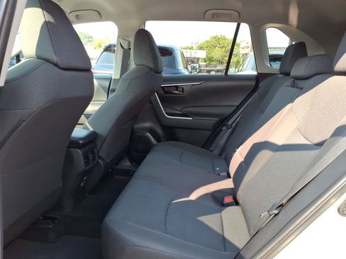 Used 2023 Toyota RAV4 LE AWD/4WD image 12