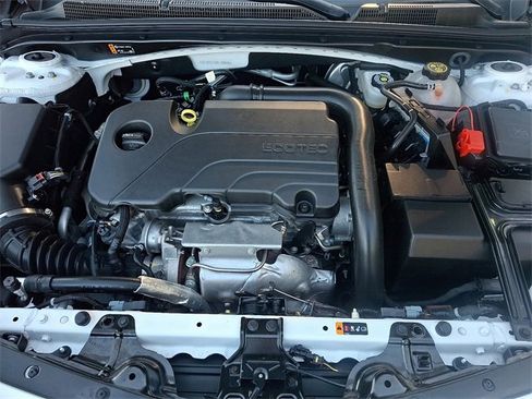 Used 2022 Chevrolet Malibu LT image 27