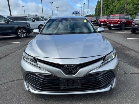 Used 2018 Toyota Camry LE FWD image 2