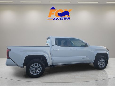 Certified 2026 Toyota Tacoma SR5 AWD/4WD image 6