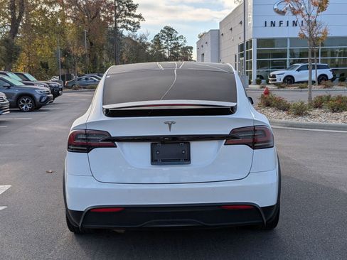 Used 2022 Tesla Model X Plaid image 4