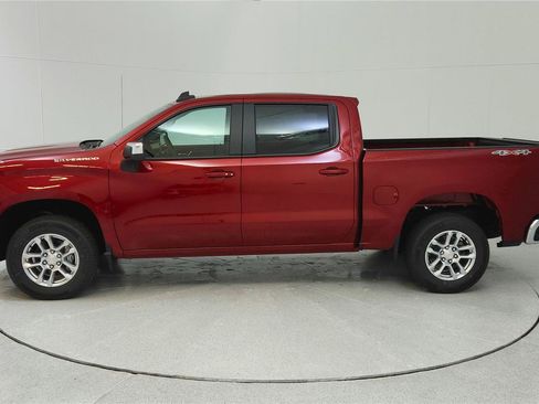 Used 2023 Chevrolet Silverado 1500 LT AWD/4WD image 4