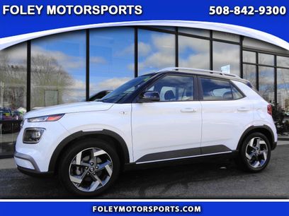 Used 2023 Hyundai Venue Limited w/ Cargo Package