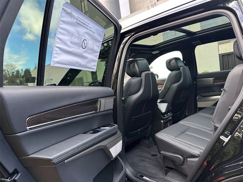 New 2026 Cadillac Vistiq Sport image 16