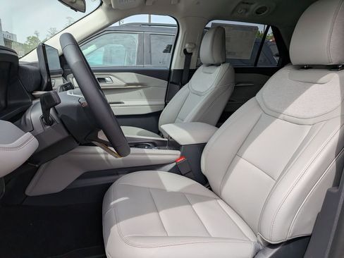 New 2026 Ford Explorer Active RWD image 11