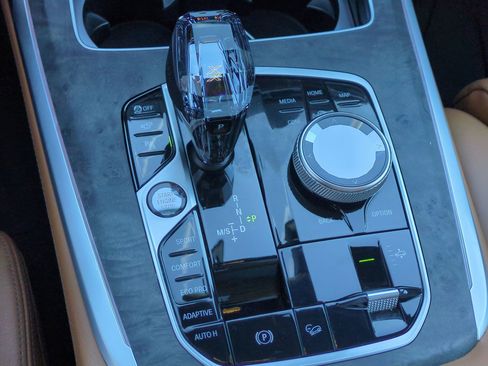 Used 2022 BMW X7 xDrive40i w/ Premium Package image 24