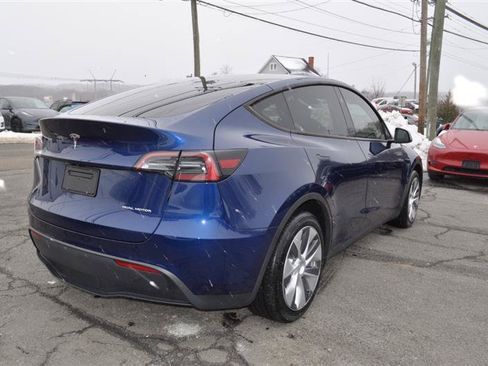 Used 2024 Tesla Model Y Long Range AWD/4WD image 5