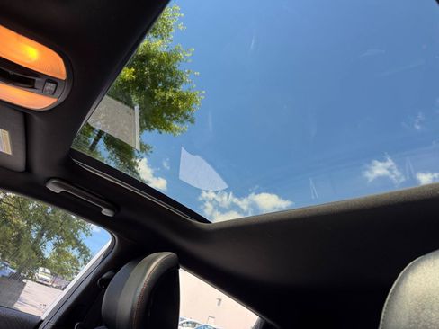 Used 2019 Hyundai Veloster Turbo FWD image 13