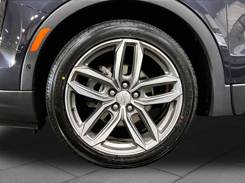 Used 2022 Cadillac XT4 Sport w/ Enhanced Visibility Package FWD image 11