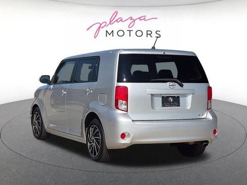 Used 2012 Scion xB FWD image 7