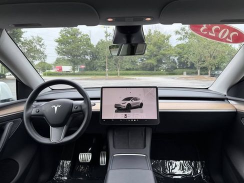 Used 2023 Tesla Model Y Performance AWD/4WD image 36