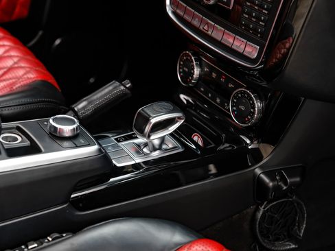 Used 2015 Mercedes-Benz G 63 AMG 4MATIC w/ PA6 Package image 20