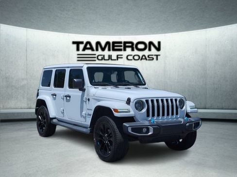 Used 2023 Jeep Wrangler Unlimited Sahara w/ Cold Weather Group AWD/4WD image 9