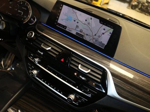 Used 2018 BMW 530i image 30