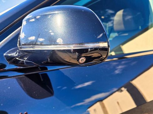 Used 2021 BMW X7 M50i w/ Dynamic Handling Package image 52