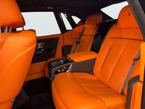 Used 2024 Rolls-Royce Phantom Sedan w/ The Phantom Package image 32