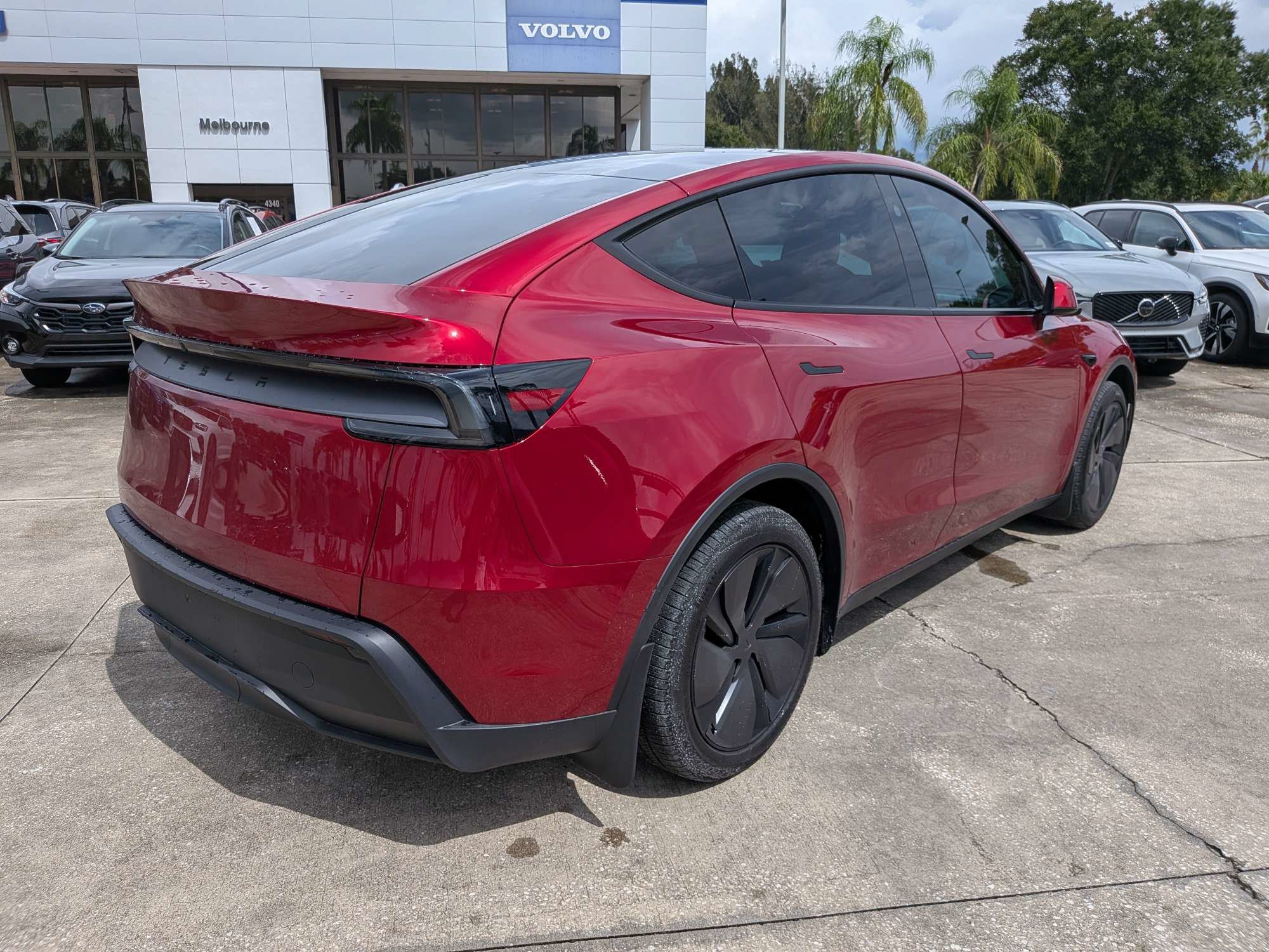 Used 2026 Tesla Model Y 2WD image 4
