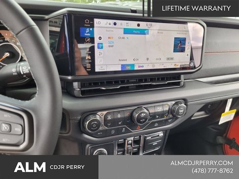 New 2025 Jeep Gladiator Rubicon w/ Convenience Group AWD/4WD image 25