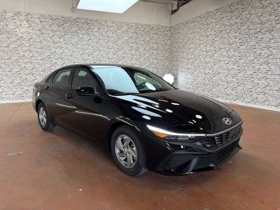 New 2026 Hyundai Elantra SE