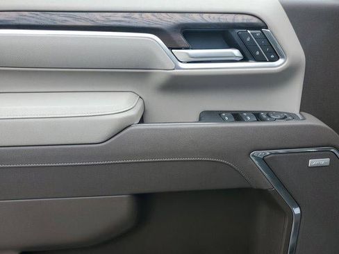 New 2025 GMC Sierra 2500 SLT w/ SLT Convenience Package image 21