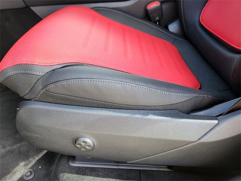 New 2025 Mercedes-Benz GLC 300 4MATIC image 9