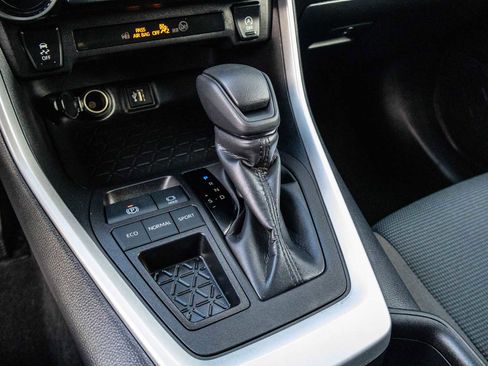 Used 2025 Toyota RAV4 LE image 22