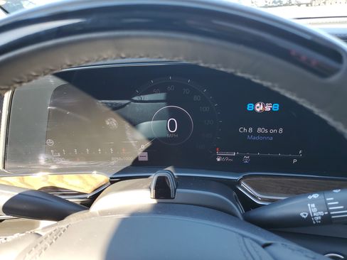 Certified 2024 Cadillac Escalade Premium Luxury Platinum image 21