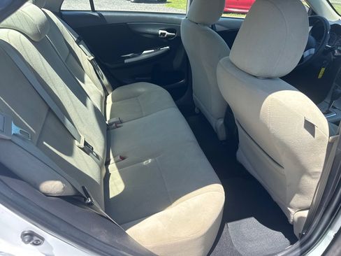 Used 2013 Toyota Corolla LE FWD image 27