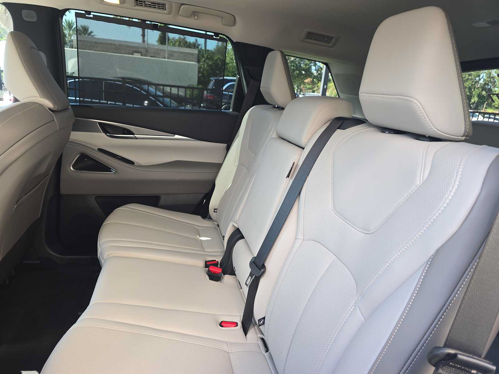 Certified 2026 INFINITI QX60 Luxe w/ Cargo Package FWD image 12