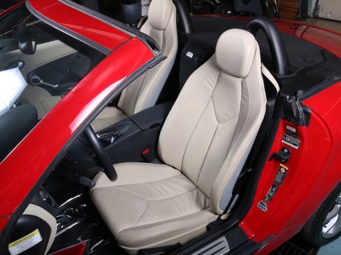 Used 2005 Mercedes-Benz SLK 350 w/ Entertainment Pkg image 46