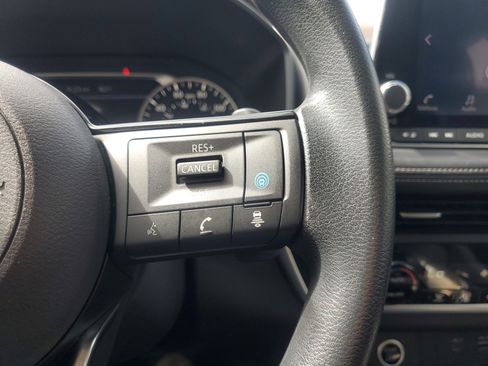 Used 2023 Nissan Rogue SV FWD image 22