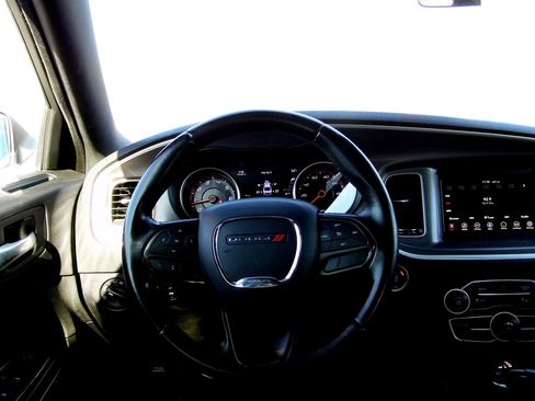 Used 2022 Dodge Charger SXT image 11