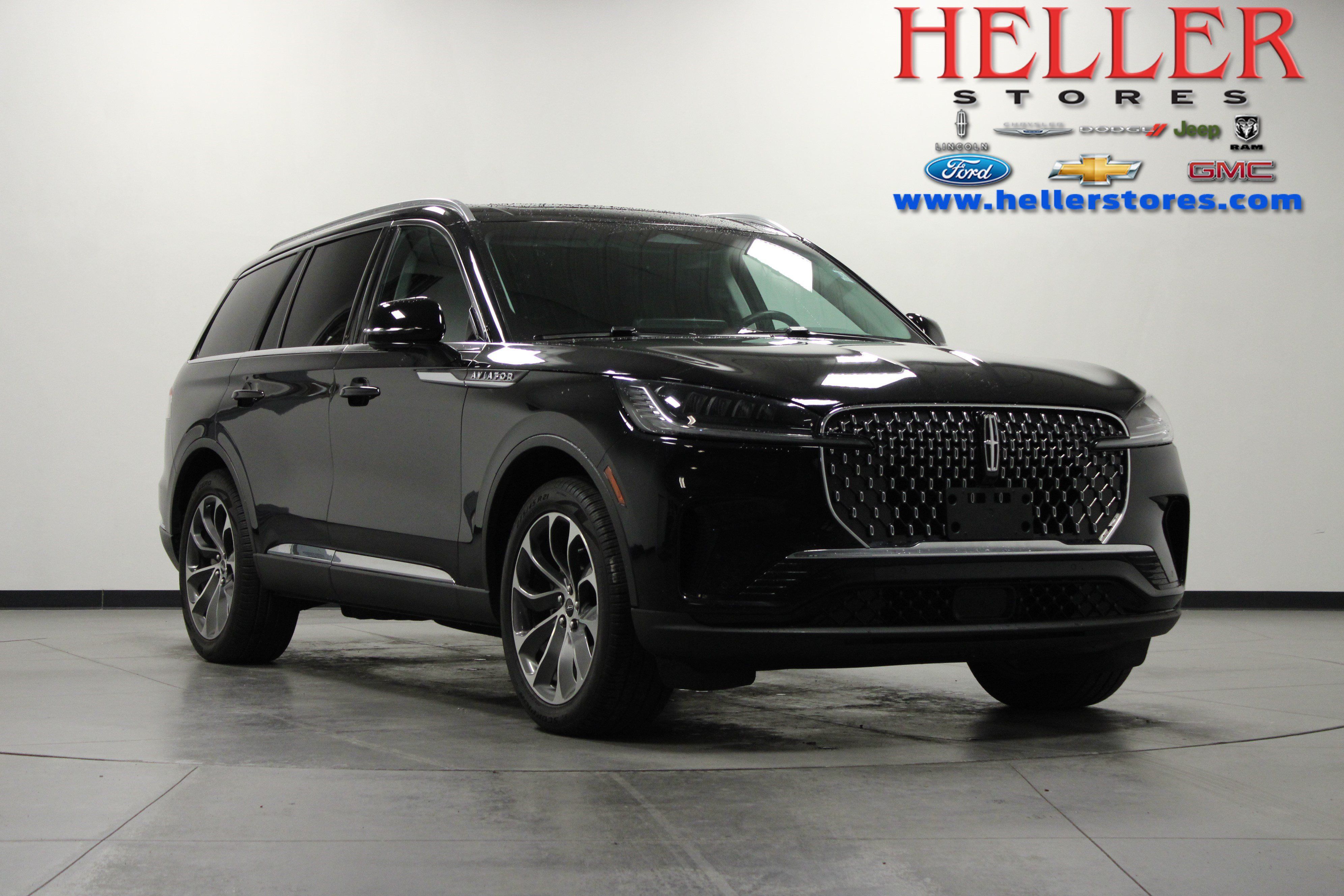 Used 2025 Lincoln Aviator AWD image 1