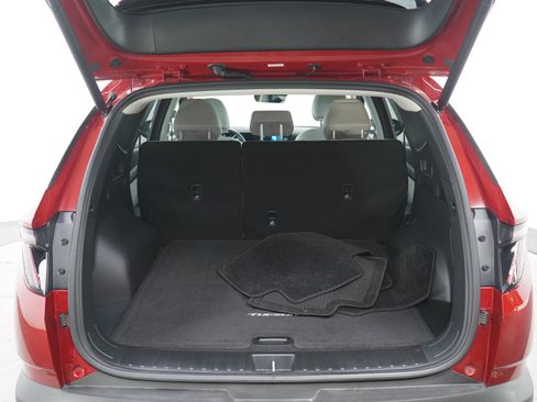 Used 2025 Hyundai Tucson Limited AWD/4WD image 16