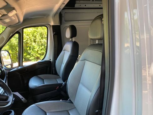 Used 2026 RAM ProMaster 2500 w/ Convenience Group FWD image 25