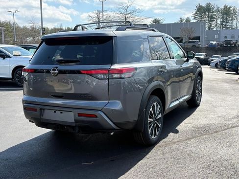 New 2026 Nissan Pathfinder Platinum image 7