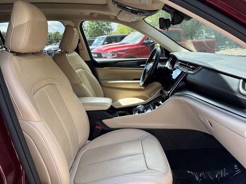 Used 2022 Jeep Grand Cherokee L Limited w/ Luxury Tech Group II AWD/4WD image 27