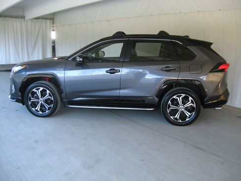 Used 2024 Toyota RAV4 XSE w/ Premium Package image 25