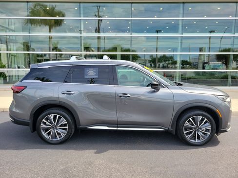 Certified 2026 INFINITI QX60 Luxe w/ Family Package FWD image 3