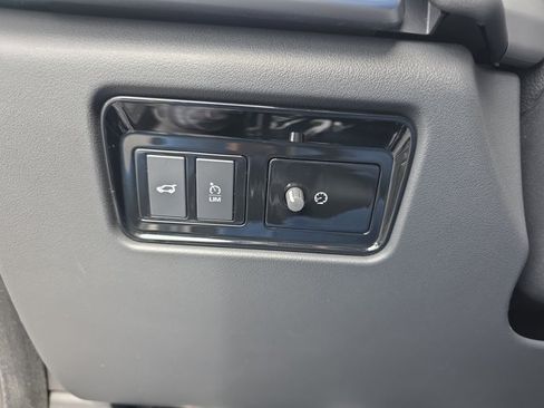 Used 2019 Jaguar F-PACE Premium AWD/4WD image 25