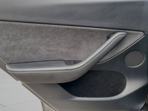 Used 2024 Tesla Model Y Performance image 19