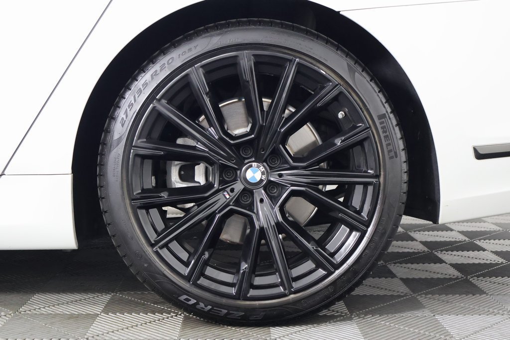 Used 2021 BMW 740i w/ M Sport Package RWD image 16