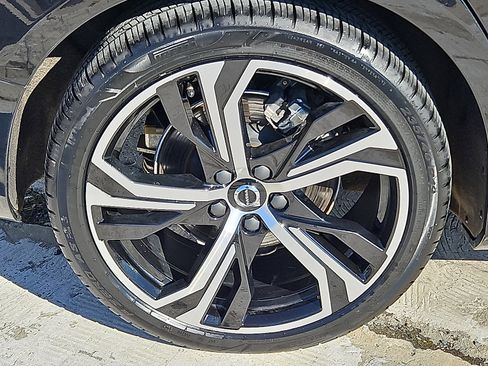 Certified 2025 Volvo S60 B5 Plus image 7