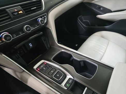 Used 2018 Honda Accord Touring image 26