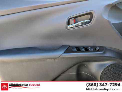 Used 2017 Toyota Prius Prime Premium image 10
