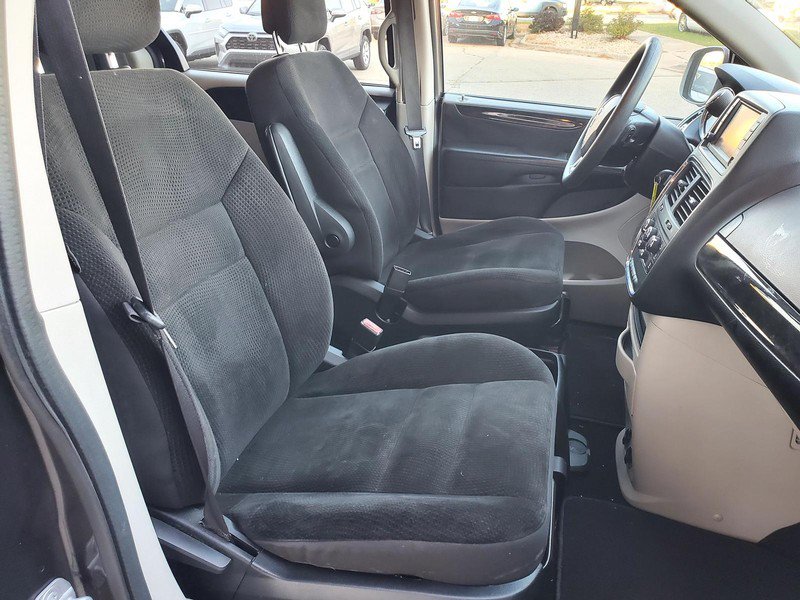 Used 2018 Dodge Grand Caravan SE w/ UConnect Hands-Free Group FWD image 13