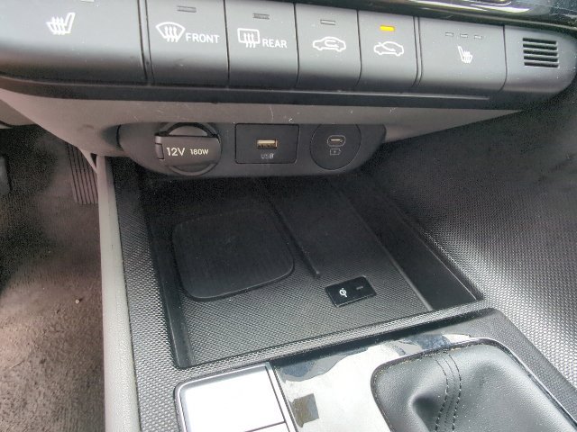 Used 2025 Hyundai Elantra SEL FWD image 17